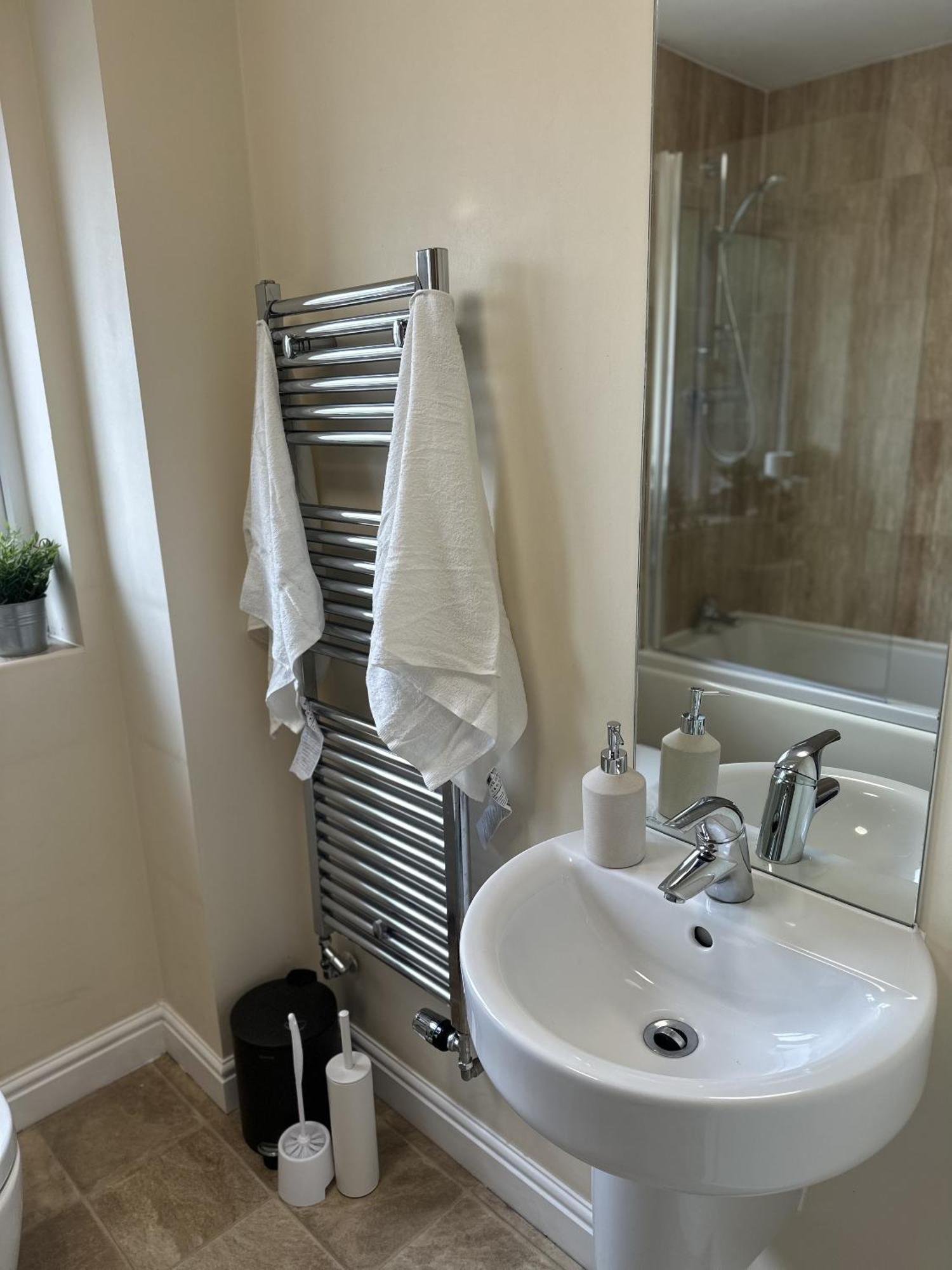2 Bdr City Centre Apartment With Parking Кардиф Екстериор снимка